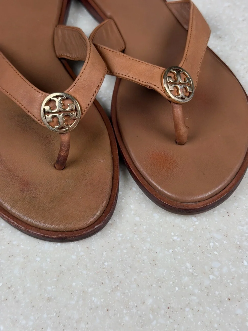 Tory Burch Benton Thong Sandal Size 7M in Brown